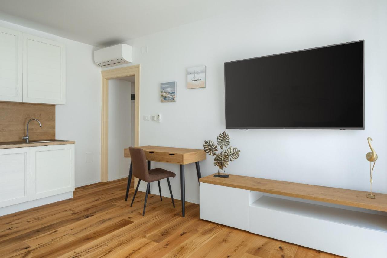 Deluxe Apartment Antonija 波雷奇 外观 照片